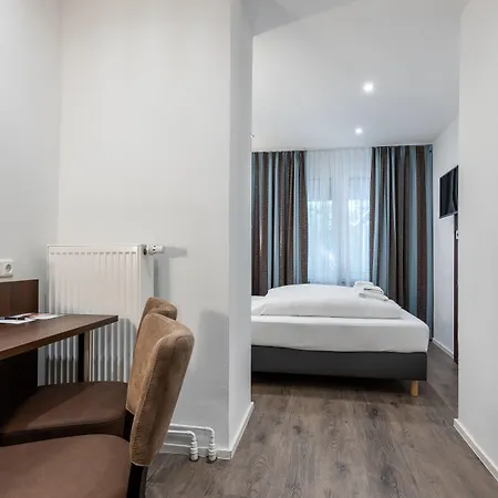 Trip Budget Messe ホテル 3*