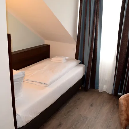 Hotel Trip Budget Messe 3*